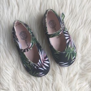 Toddler Girls Tropical Slip On Shoes Sz 8